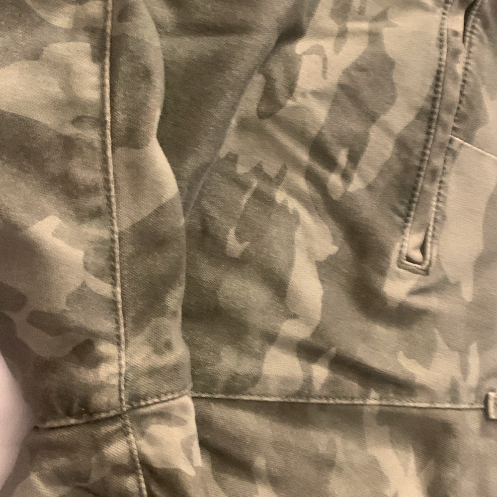 AG The Camden tailored camo cropped pants size 33 - Picture 4 of 5